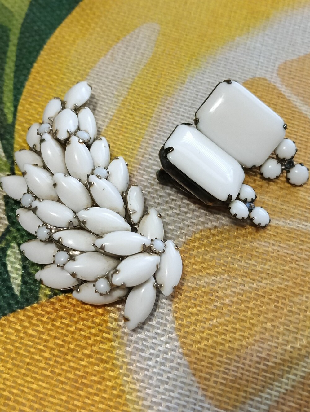 Vintage White & Silver Peacock Tail Brooch & Matching Clip Earrings in GUC
